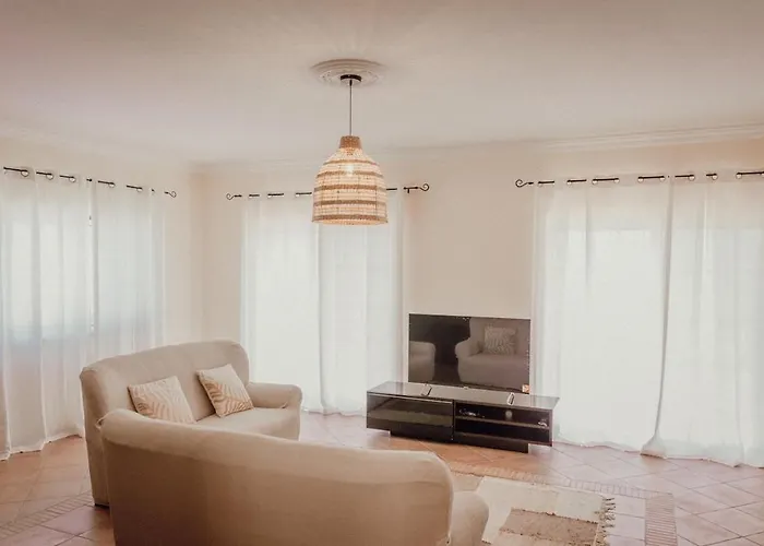 Дом отдыха Casa Dos Almargens - Moradia 3 Quartos Com Piscina Сан-Браш-ди-Алпортел